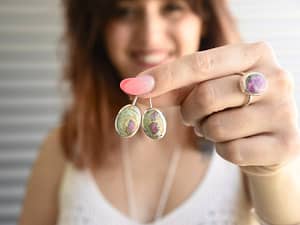 Pendientes con rubifucsita verde de plata Amazonas